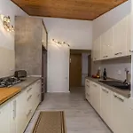 In With Terrace, Air Conditioning, Wifi, Washing Machine Apartmán *