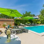 In With Terrace, Air Conditioning, Wifi, Washing Machine Apartmán *
