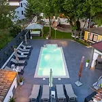 Apartmán In With Terrace, Air Conditioning, Wifi, Washing Machine Poreč