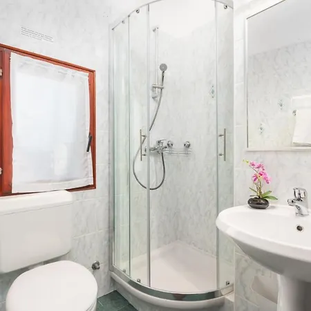 In With Terrace, Air Conditioning, Wifi, Washing Machine Apartment Porec