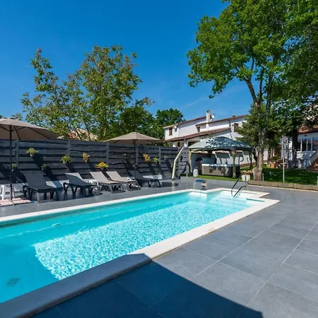 In With Terrace, Air Conditioning, Wifi, Washing Machine Apartmán *